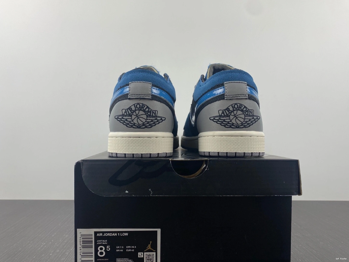 DR8867-400 Jordan Air Navy 1 Low Craft 0412